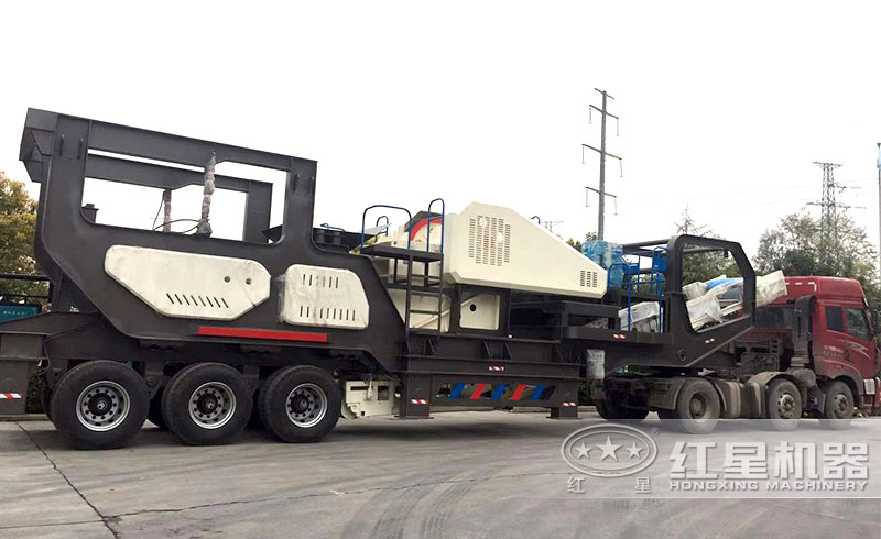 小型車載式鵝卵石破碎機，輪胎顎破機